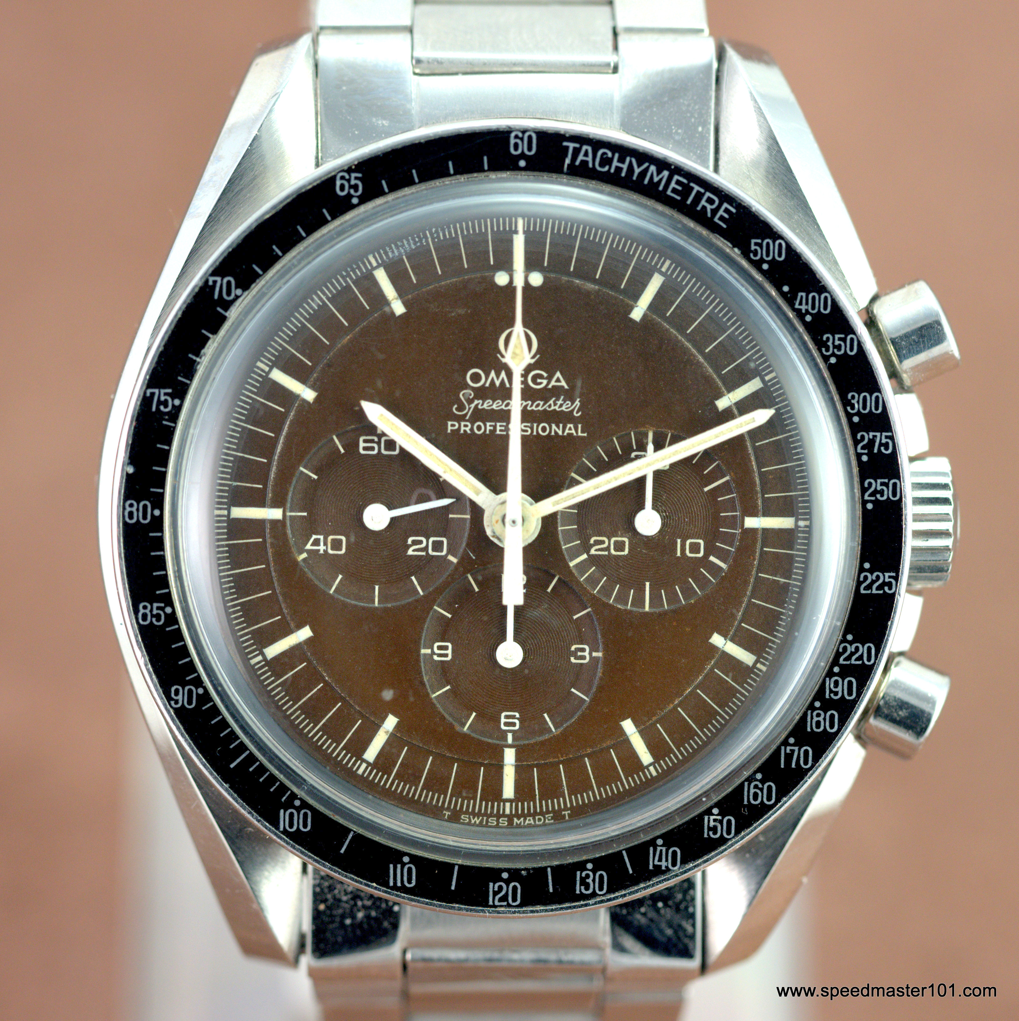 145.022-69 With a Chocolate dial